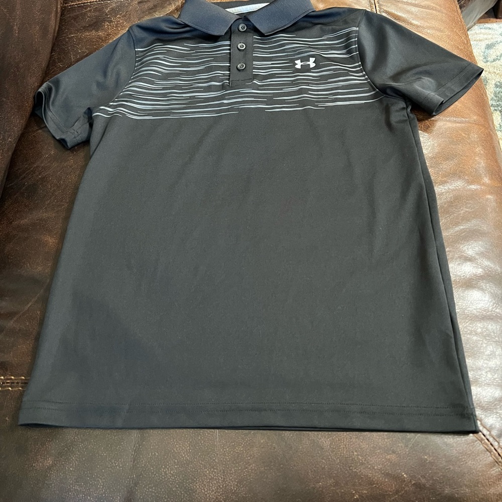 New Without Tags Under Armour Performace Loose Heatgear Polo Style Shirt